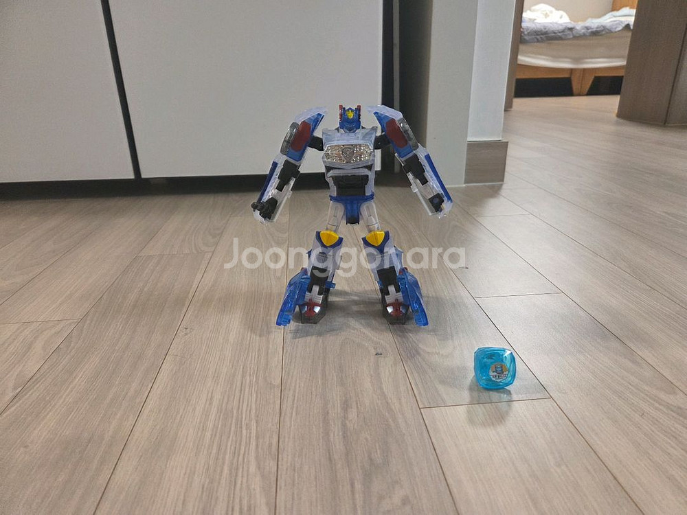 헬로카봇 한정판 크리스탈 펜타스톰X 팝니다--4