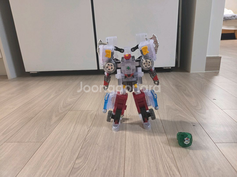 헬로카봇 한정판 크리스탈 펜타스톰X 팝니다--3