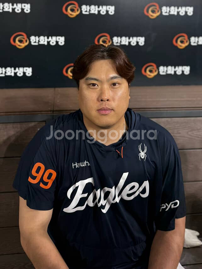 한국시리즈 5차전 1루 양도해주실 분..--0
