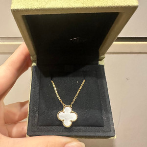 반클리프 빈티지 알함브라 마더오브펄 목걸이 판매합니다