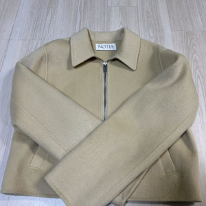 노티아 핸드메이드 집업 크림 s