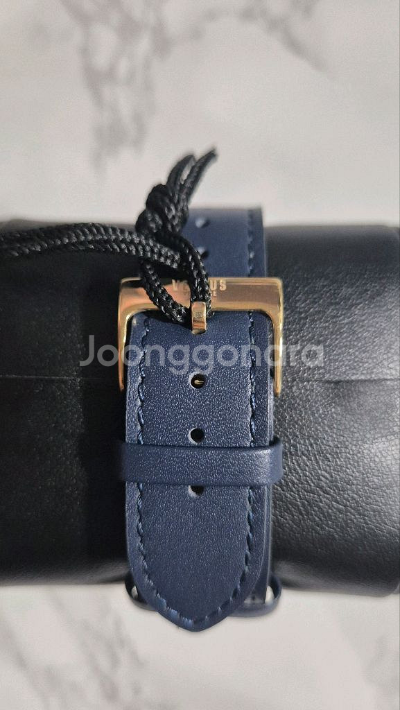 베르사체 남성 금장시계 풀박스 새상품--1