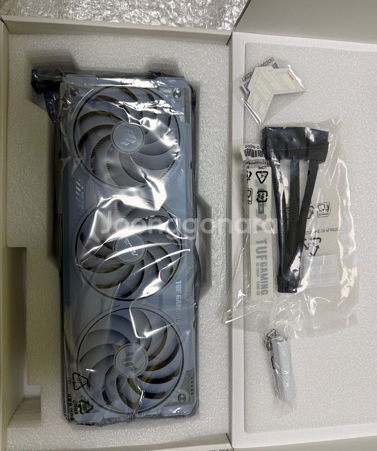 Asus tuf gaming화이트 5070ti 단순개봉--1