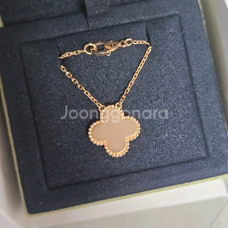 (2023년 홀리데이) 반클리프 빈티지 알함브라 목걸이--1