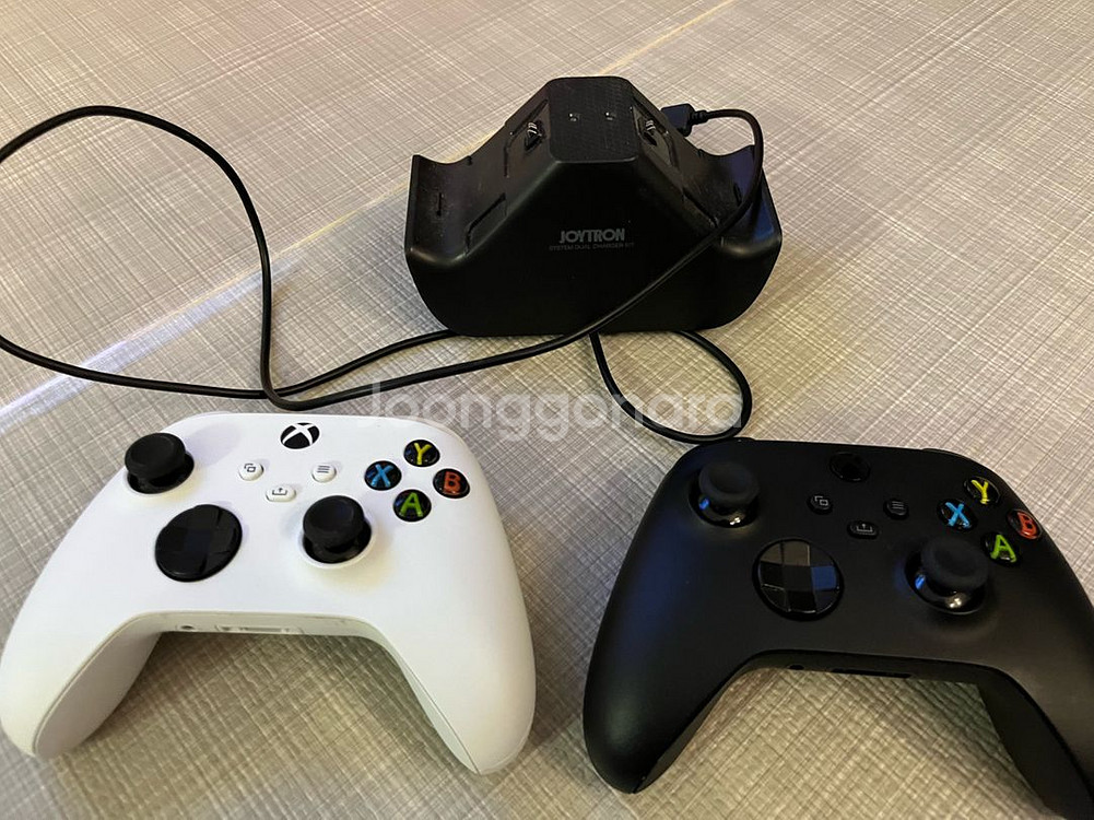 엑스박스 시리즈 S 512GB, 컨트롤러 2개, 충전독--4