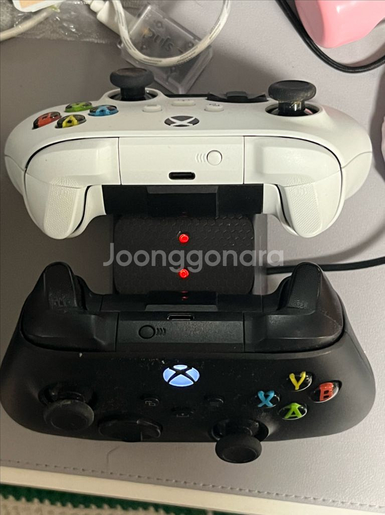 엑스박스 시리즈 S 512GB, 컨트롤러 2개, 충전독--5