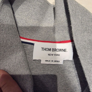 톰브라운 카라티 4사이즈급매