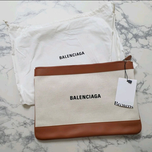 발렌시아가 클러치