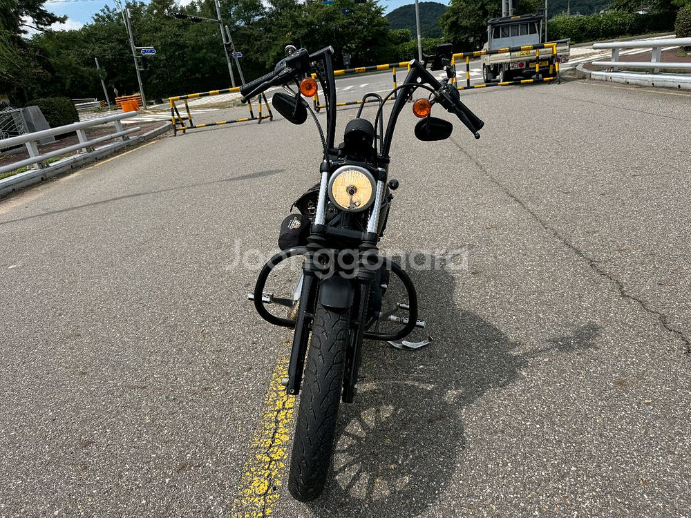 할리데이비슨 883 09년식 짧은키로수 판매합니다--2