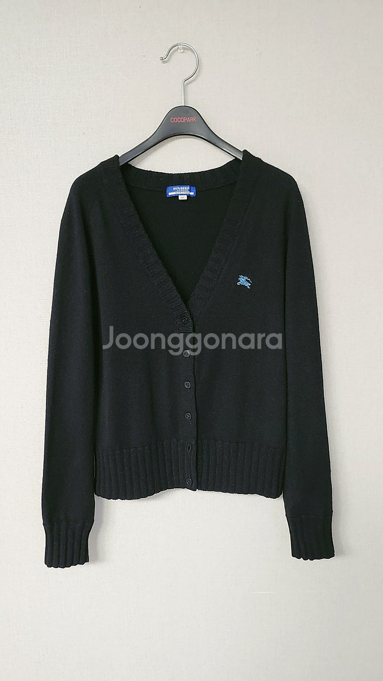 정품.burberry 울 가디건. 정가 50만원대.--0