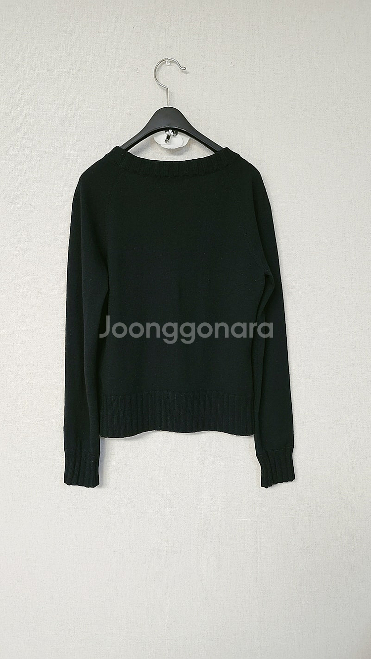 정품.burberry 울 가디건. 정가 50만원대.--1