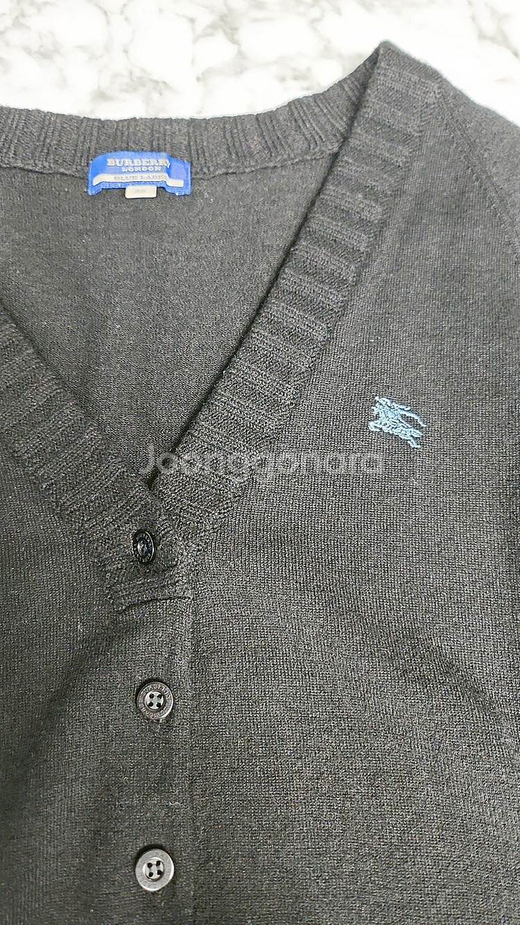 정품.burberry 울 가디건. 정가 50만원대.--4