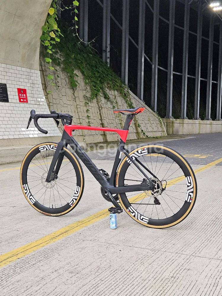 메리다 리액토 4000 풀카본 에어로 로드 판매합니다--1