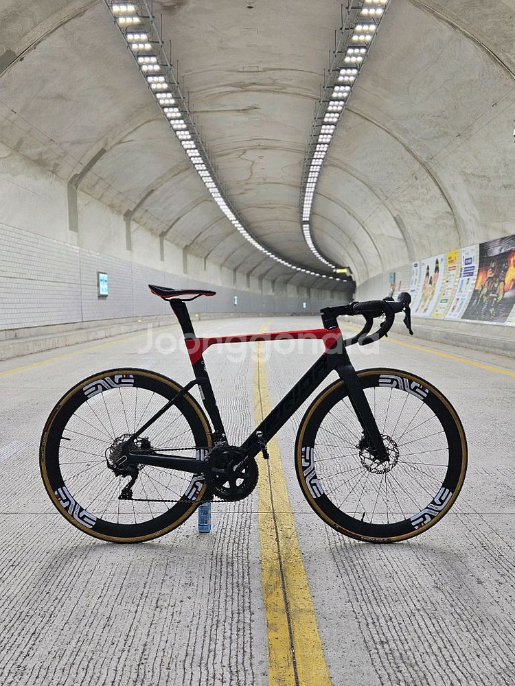 메리다 리액토 4000 풀카본 에어로 로드 판매합니다--0