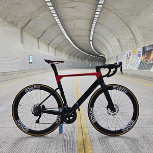 메리다 리액토 4000 풀카본 에어로 로드 판매합니다