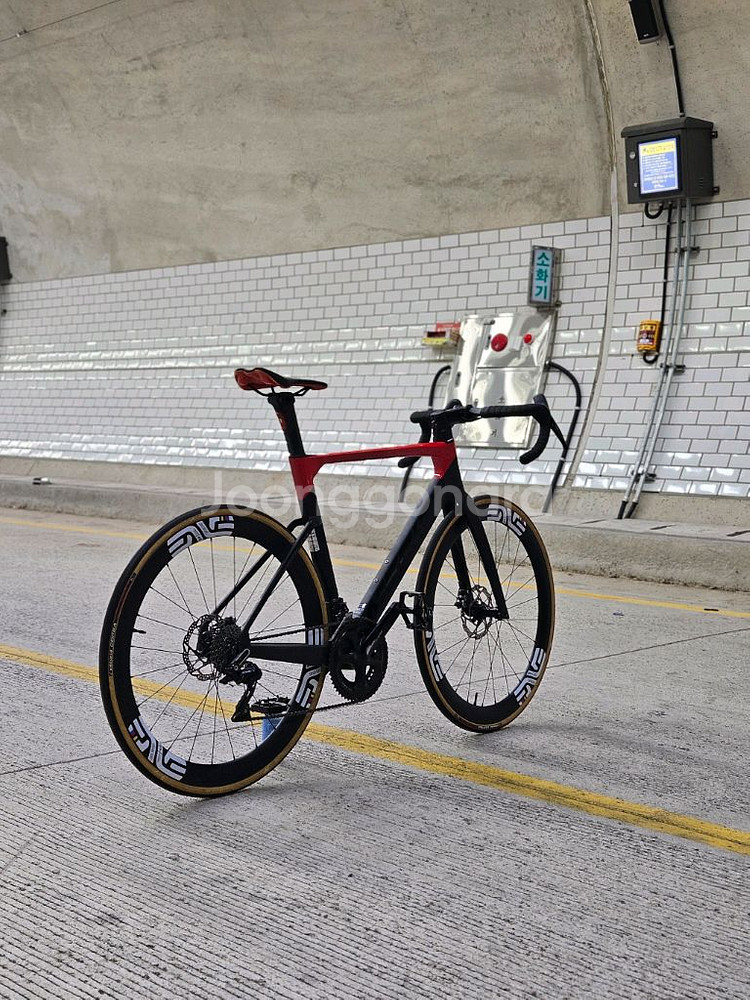 메리다 리액토 4000 풀카본 에어로 로드 판매합니다--2