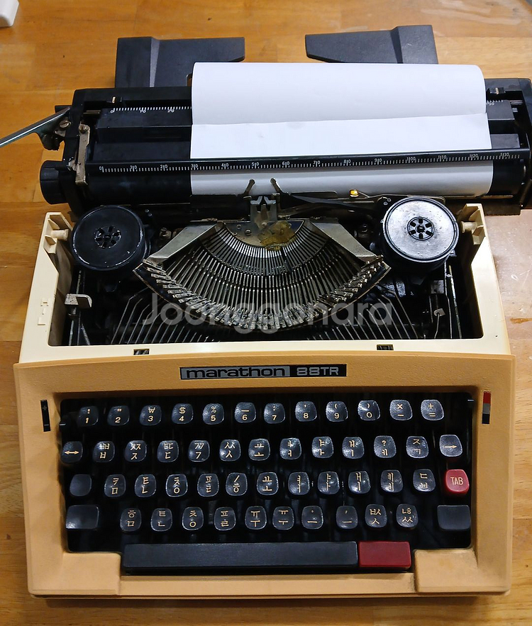 마라톤 타자기 88TR--0