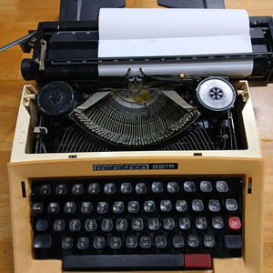 마라톤 타자기 88TR