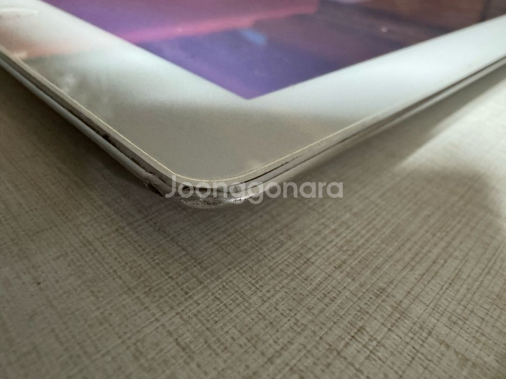 아이패드2 32g 화이트 팝니다 (A1395)--2