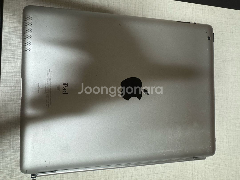 아이패드2 32g 화이트 팝니다 (A1395)--3