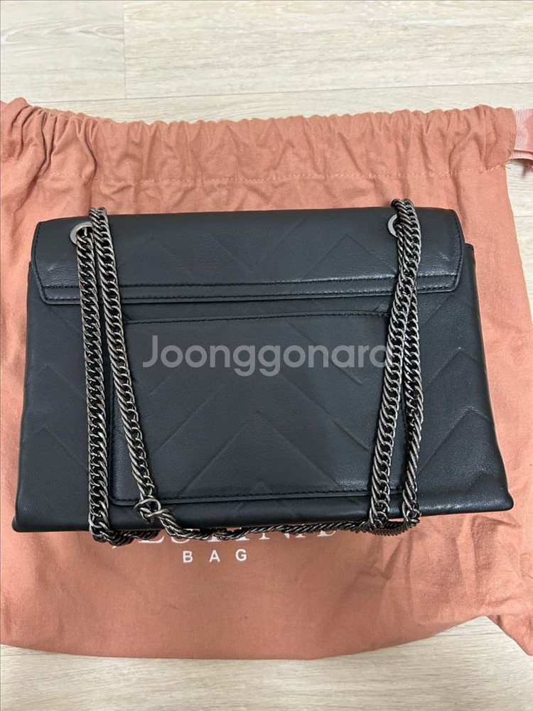 제이에스티나 블랙 체인백 퀼팅백--3