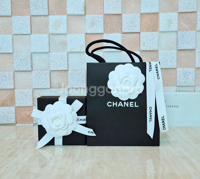 [정품]샤넬 쇼핑백+박스+파우치+까멜리아+리본 풀구성품--0