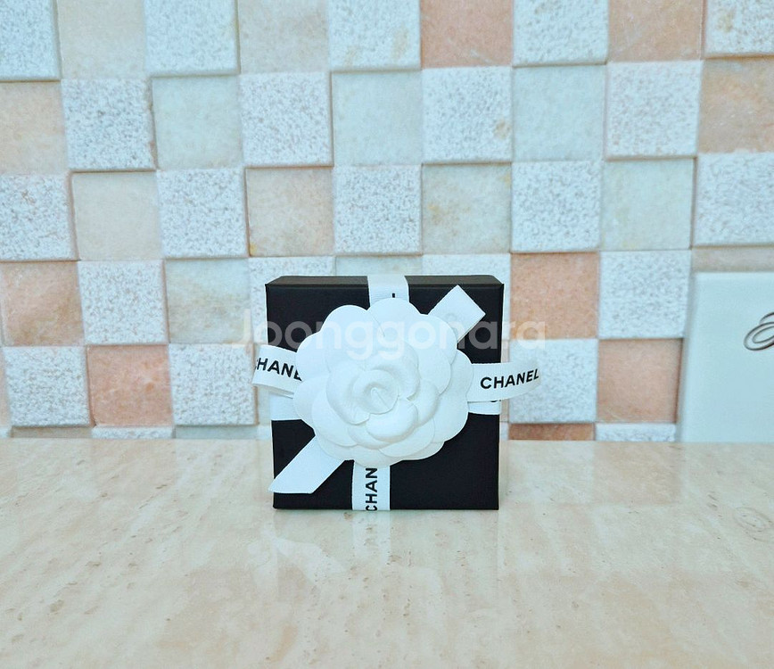 [정품]샤넬 쇼핑백+박스+파우치+까멜리아+리본 풀구성품--1