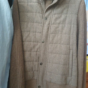 다니엘크레뮤 모직니트가디건 2만원에 판매합니다