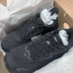 (새상품)호카 클리프톤 10 와이드 블랙 235