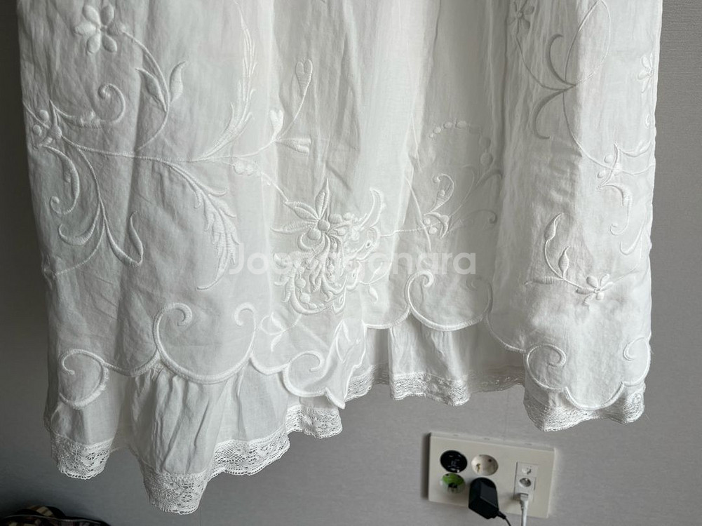 brandy melville lace longskirt--1