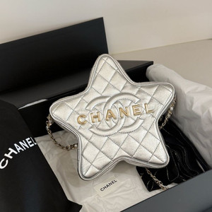 샤넬 24c 별가방 메탈릭 실버 램스킨 as4579