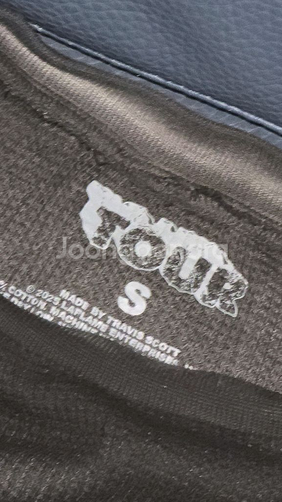 [S] 트래비스 스캇 머천다이즈 롱슬리브 블랙--2