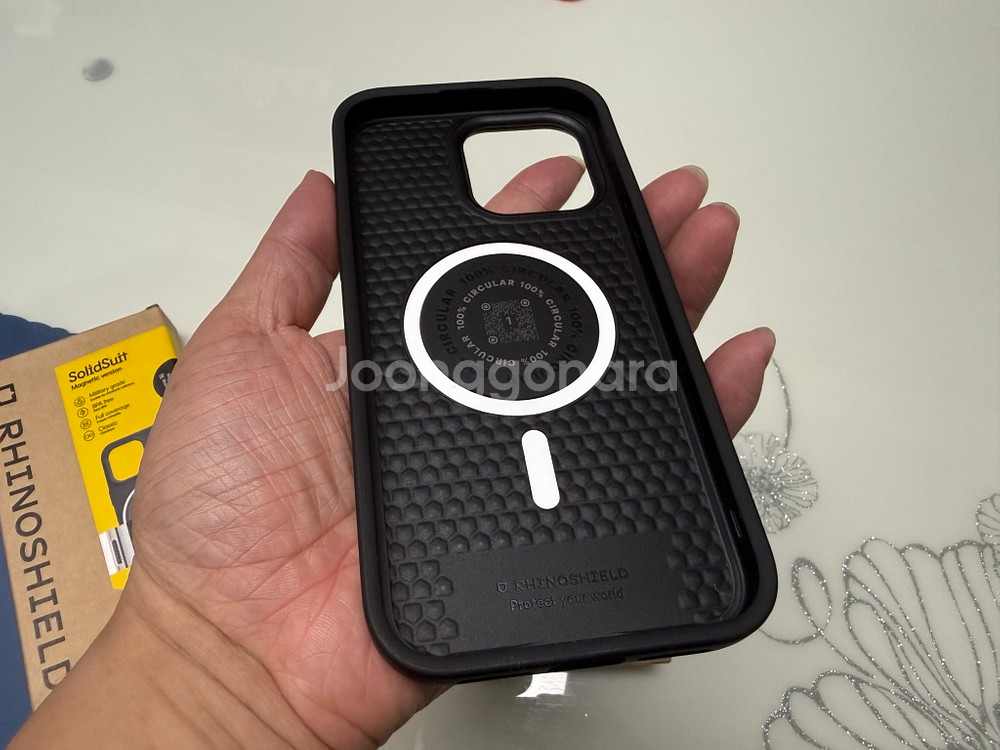 라이노쉴드 아이폰16프로맥스 클래식블랙색상 판매합니다.--1