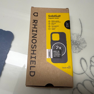 라이노쉴드 아이폰16프로맥스 클래식블랙색상 판매합니다.