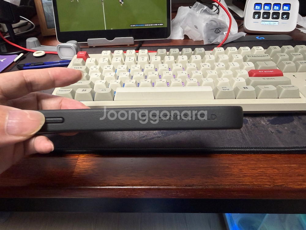 라이노쉴드 아이폰16프로맥스 클래식블랙색상 판매합니다.--5