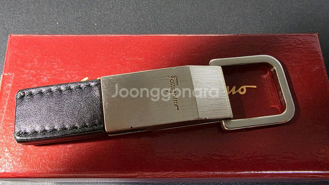 페라가모 키링--0