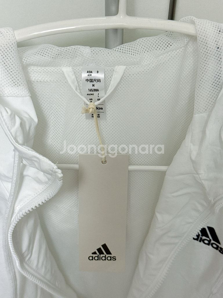 아디다스 여성 에센셜 3S 우븐 윈드브레이커 M사이즈--5