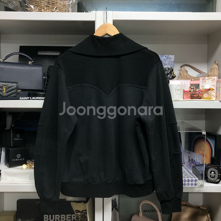 LUCKY CHOUETTE 럭키슈에뜨 하프집업 맨투맨--4