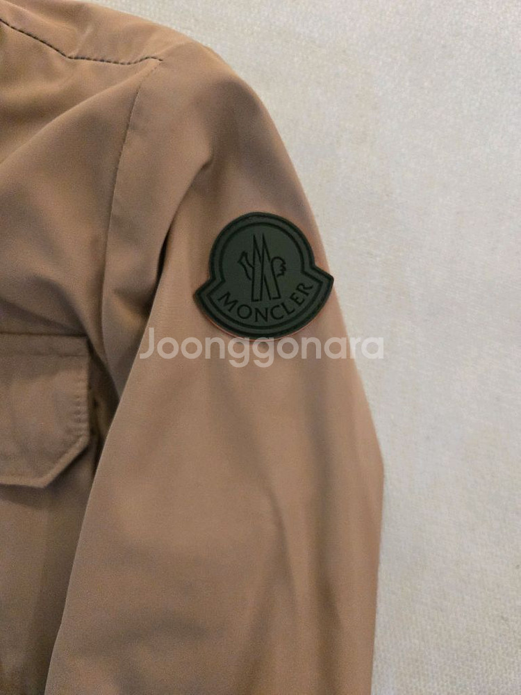 몽클레어 키즈 자켓 집업 후드 바람막이 4y 프라다재질--1