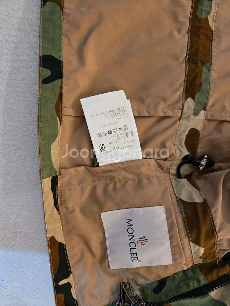 몽클레어 키즈 자켓 집업 후드 바람막이 4y 프라다재질--4