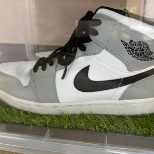 조던 1 미드 라이크 스모크 그레이