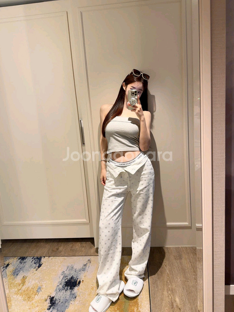 수입의류 aw 큐빅 자수 와이드 화이트 데님팬츠--0