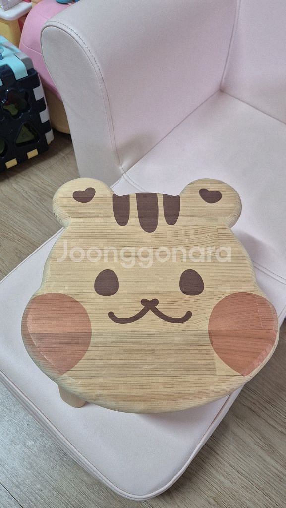 돗투돗.뉴노멀가구 편백나무 유아 원목책상+원목스툴 일괄--6