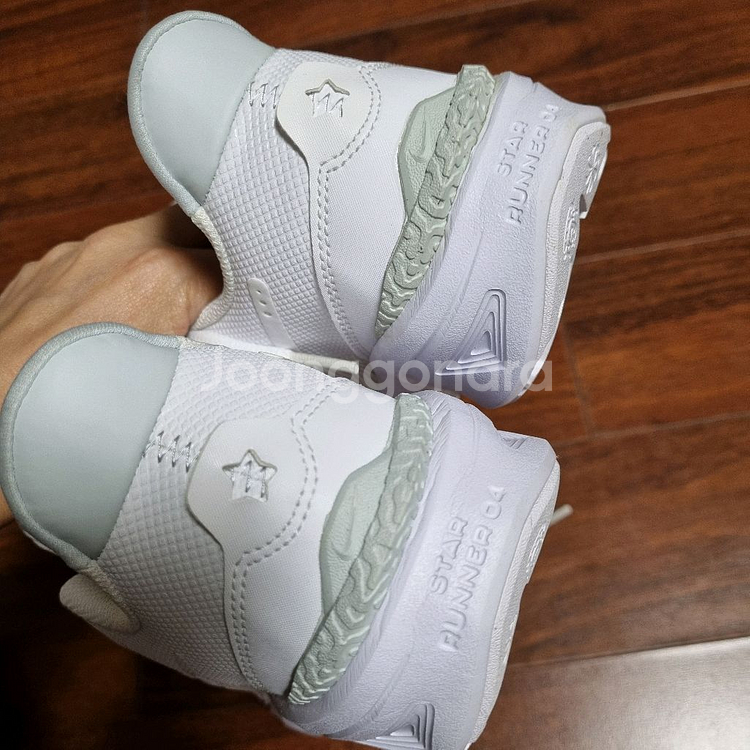 나이키 GS스타러너4 235(230)--5