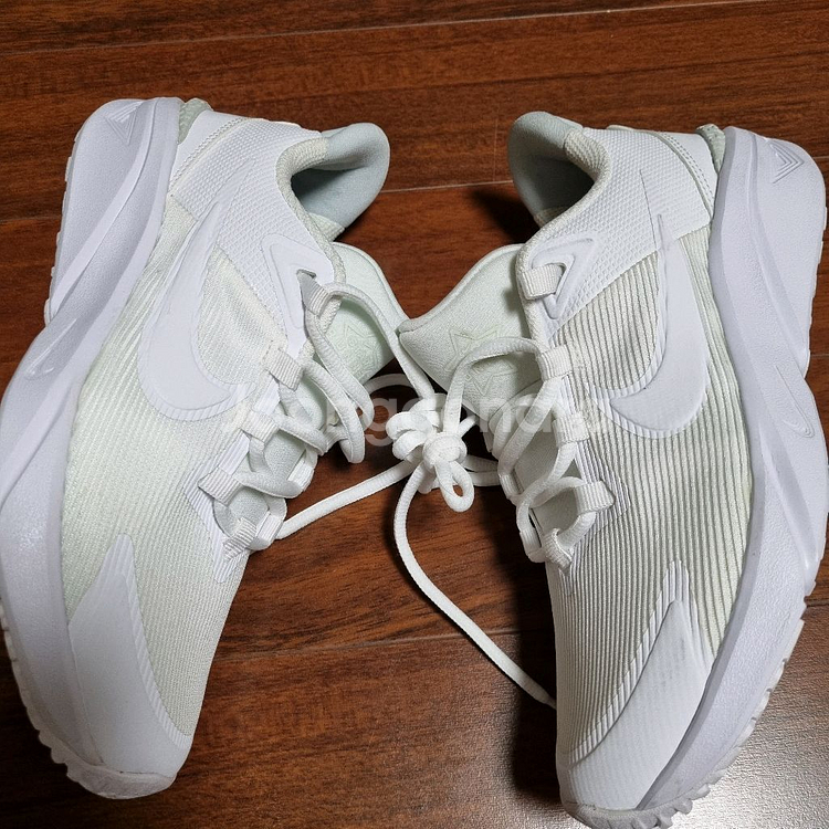 나이키 GS스타러너4 235(230)--4