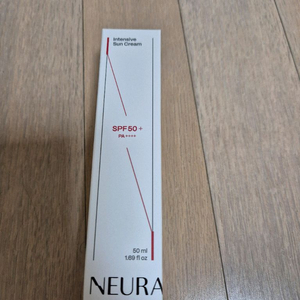 뉴라덤 인텐시브 선크림 SPF50+ PA++++