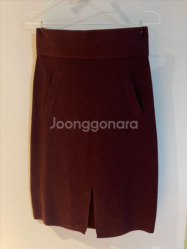 클럽모나코 버건디 니트스커트--0