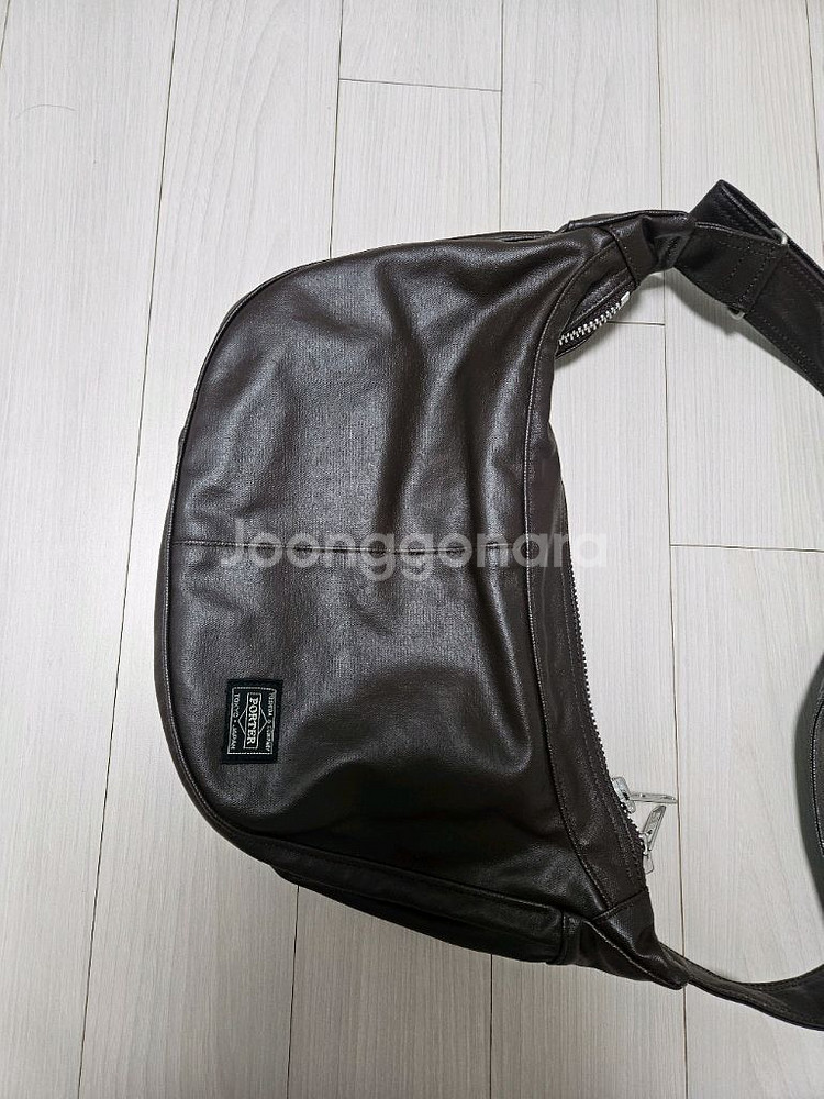 요시다포터 프리스타일 숄더백 다크브라운 스몰--2