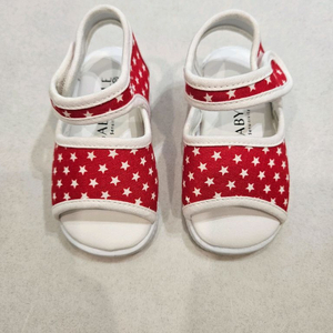 유아 샌들 135mm 발뒷면 공정상 노란색 이염