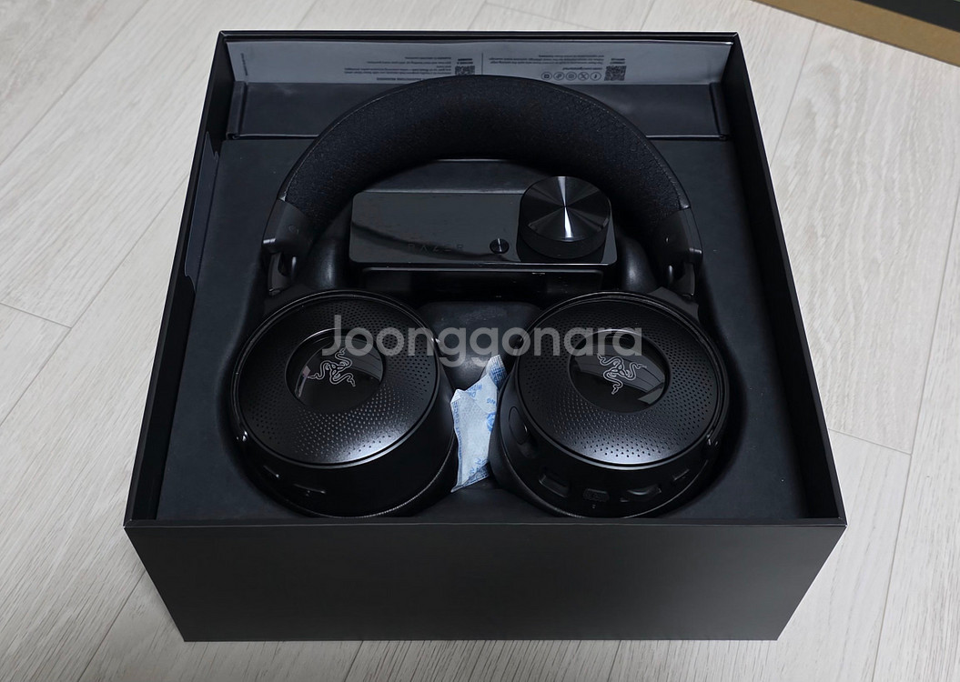 Razer Kraken V4 Pro (정품) 팝니다--1